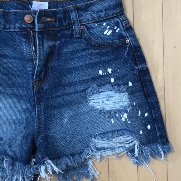 NWOT NOBO short shorts distressed denim w paint splatters - hi rise - size 1 - Picture 3 of 7